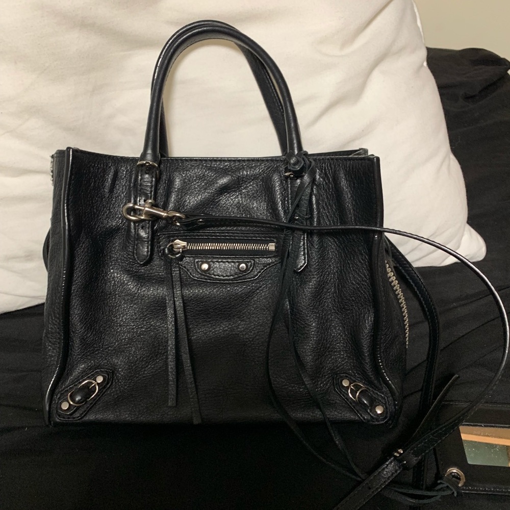 Balenciaga A4 Papier mini in Black
